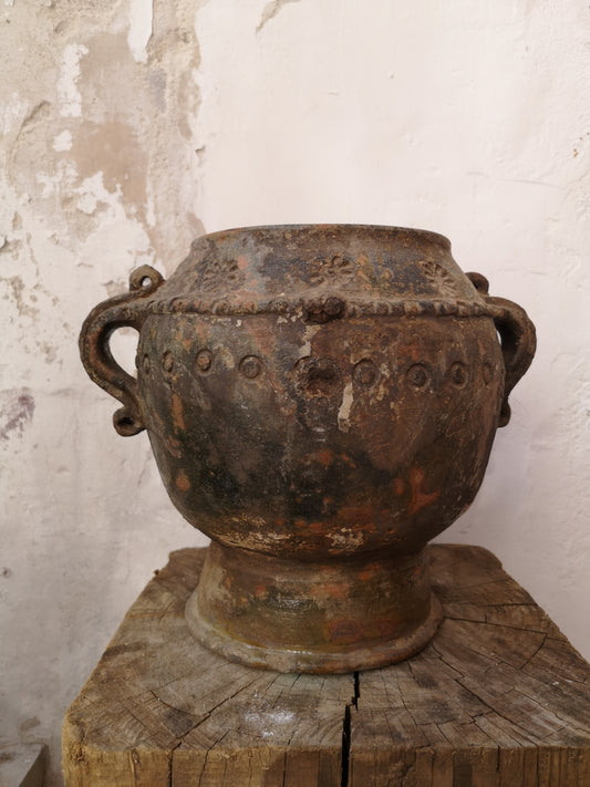 At Easter time, fruit and honey preserves are usually made. They used to be kept in clay containers with a special shape, this "honeydew" preserve is given as an offering and is shared with family and neighbors. This type of container does not exist anymore. It dates circa 1940 and come from Nahulá, Solola.