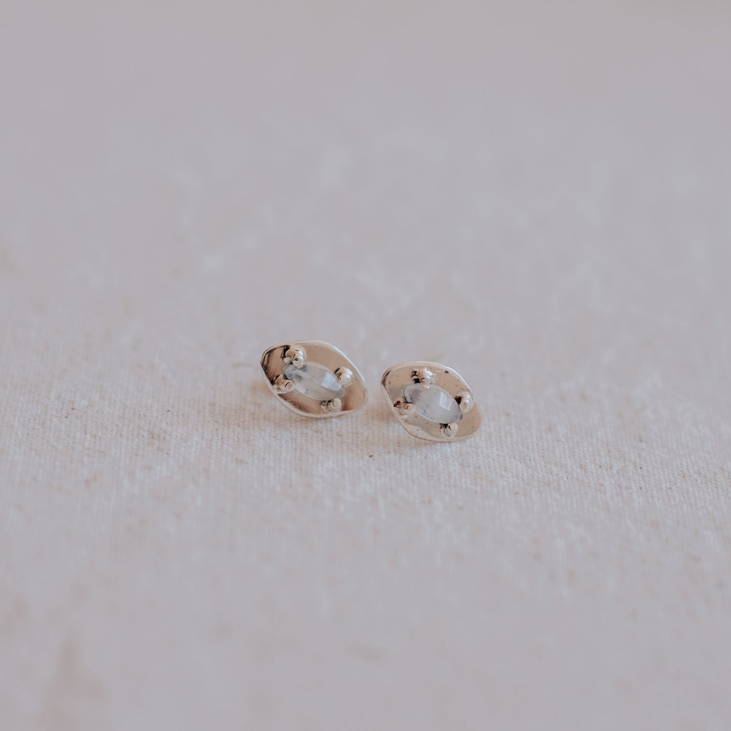 Luz de Luna Mini Earrings