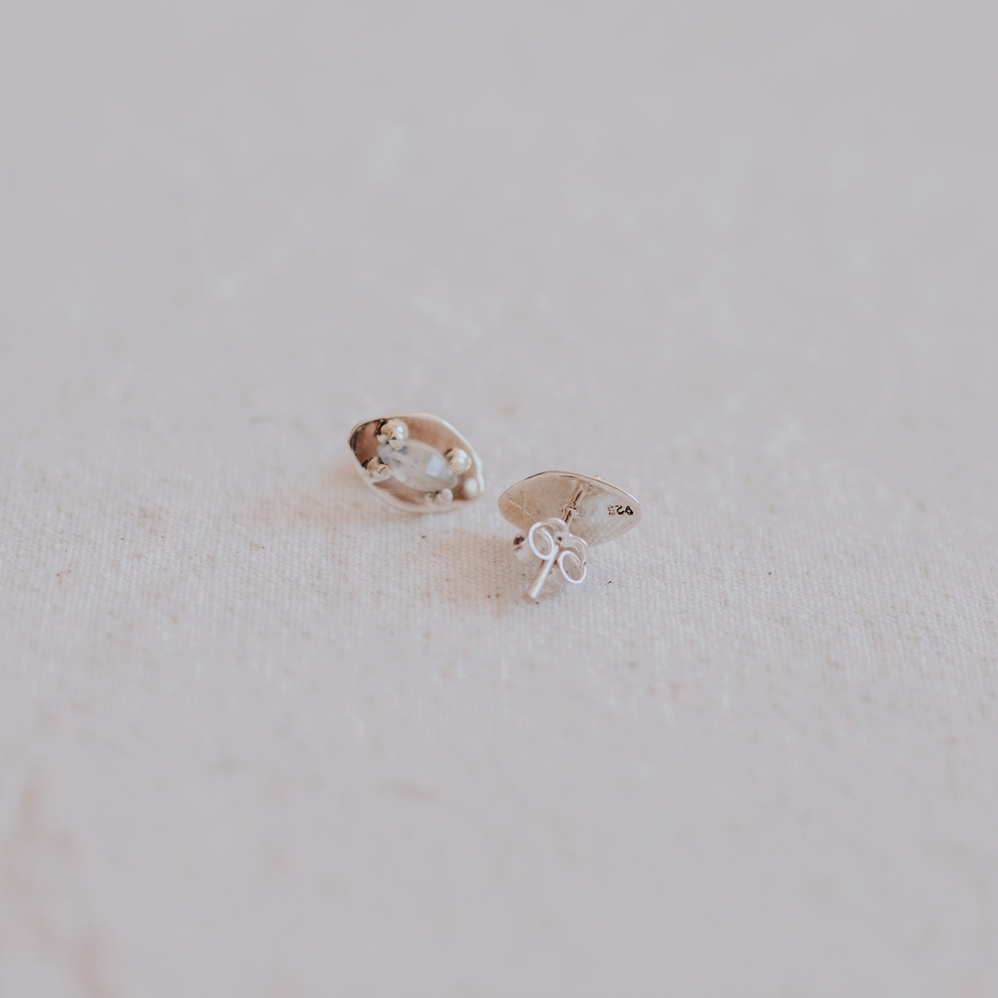 Luz de Luna Mini Earrings