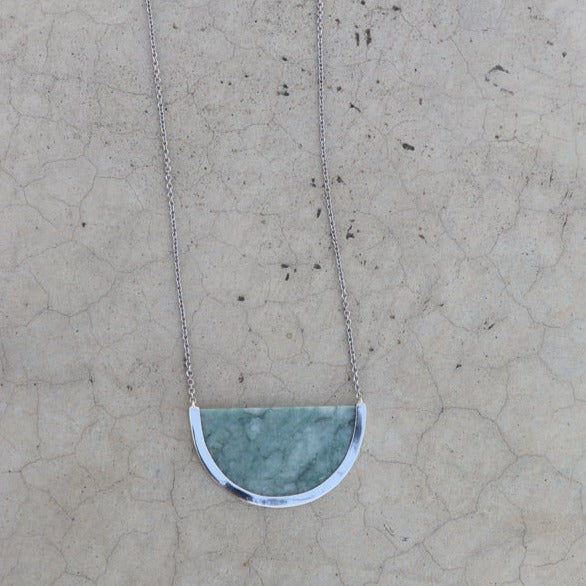 925 Sterling Silver and jade Necklaces, Sterling Silver jewelry, Jade Stone Jewelry, Handmade jewelry in Guatemala, Sustainable jewelry