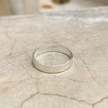 Load image into Gallery viewer, 925 Sterling Silver Ring, 925 Sterling Silver, Handmade Jewelry in Guatemala, Jewelry in Antigua Guatemala, Sustainable jewelry 
